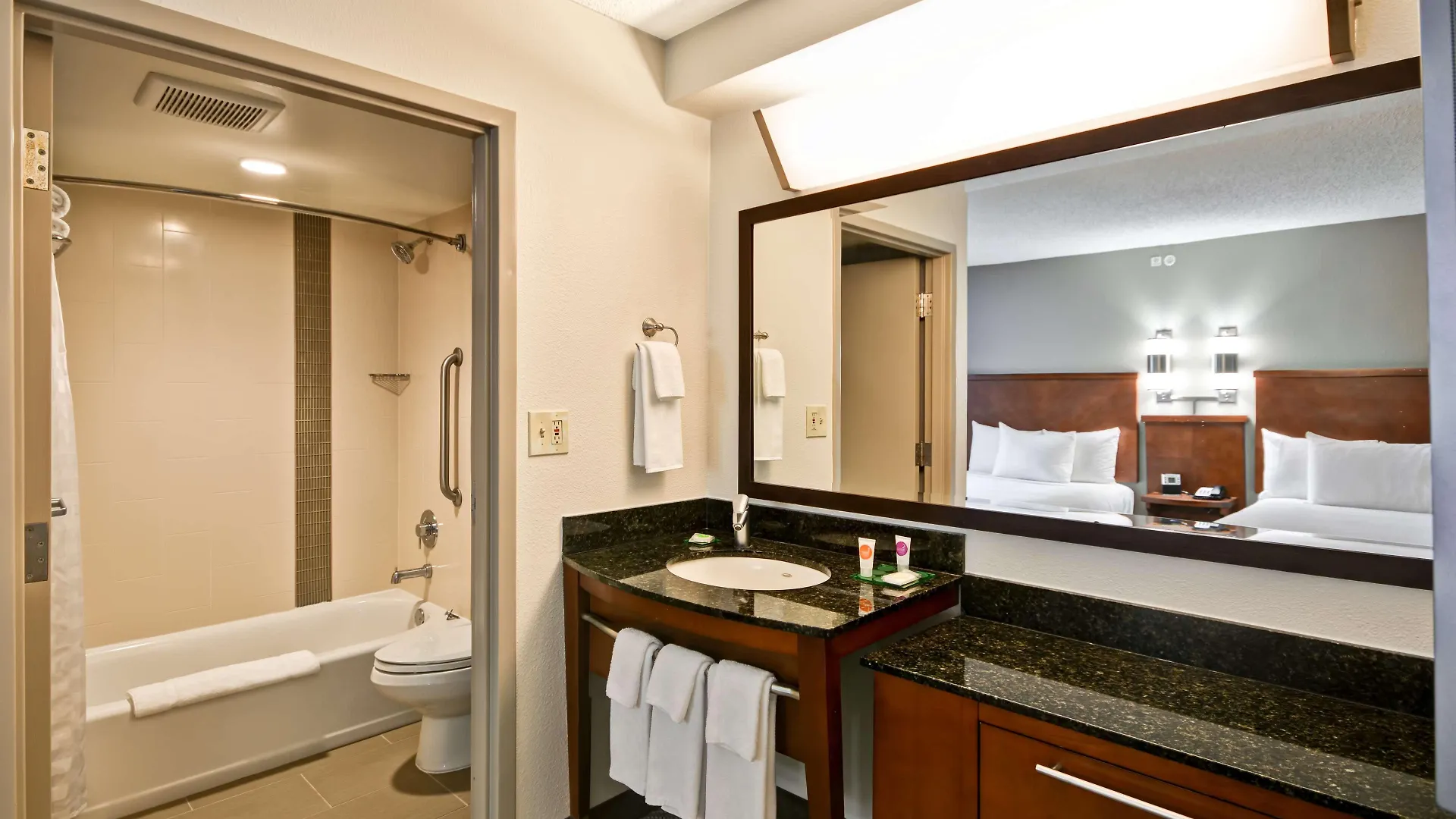 Hotel Hyatt Place Charlotte Airport/Lake Pointe